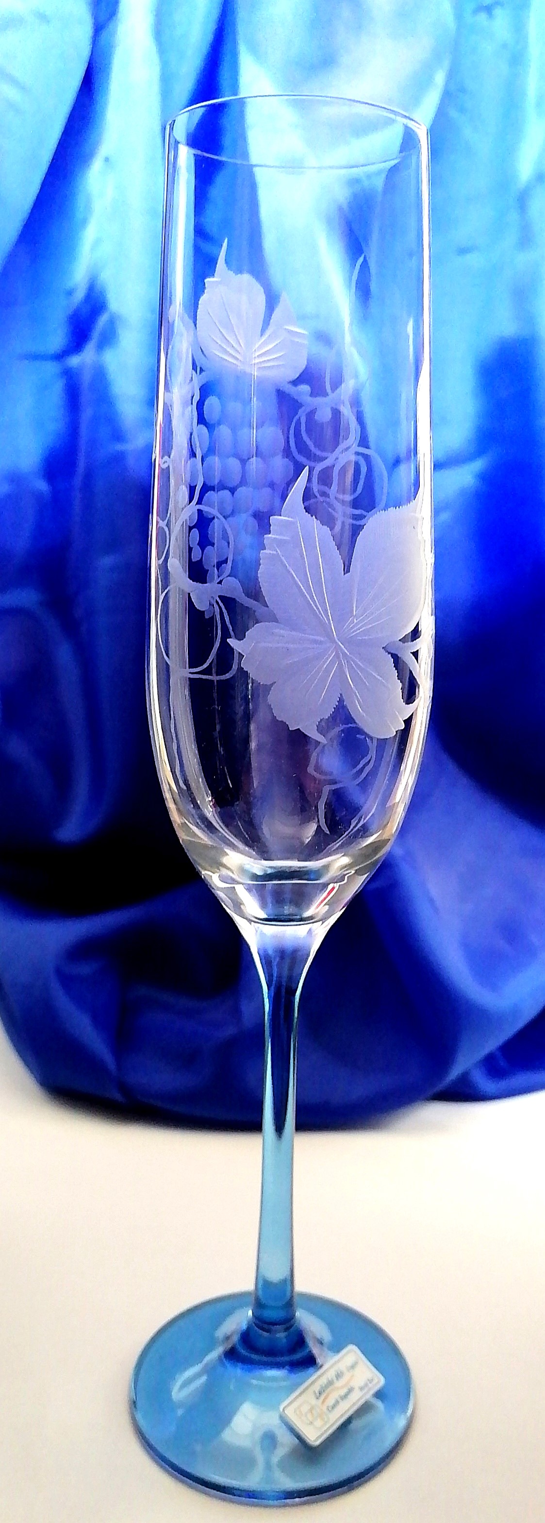 LsG-Crystal Skleničky se světle modrou nohou na šampus sekt ručně broušené ryté dekor Víno Ella-9490 190ml 6 ks.